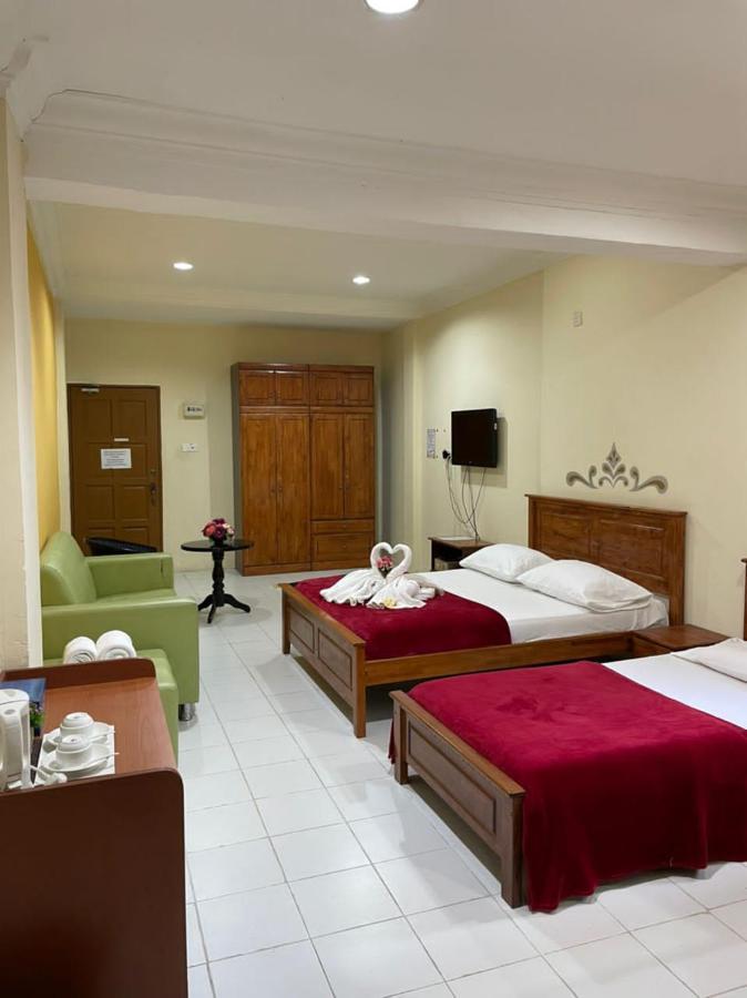 Samudera Hotel Kampung Kuala Besut Eksteriør billede